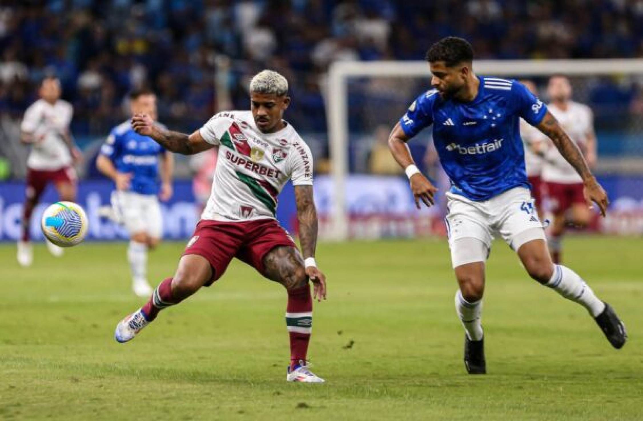 Sem espaço e problemas extracampo: John Kennedy se aproxima do adeus ao Fluminense