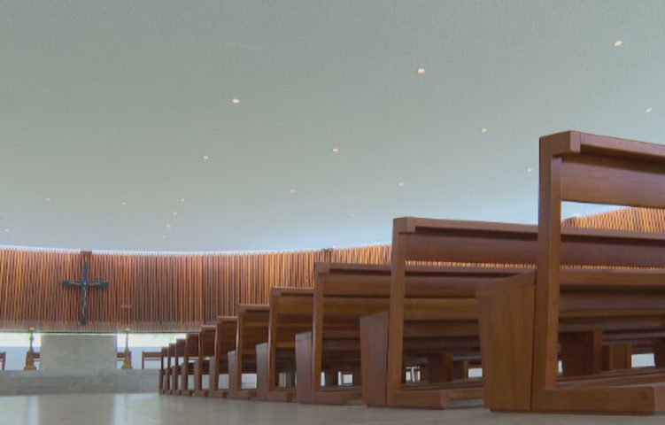 A igreja foi projetada pelos arquitetos AndrÃ© Velloso e Eder Alencar, do escritÃ³rio ARQBR, em parceria com a arquiteta Luciana Saboia, da Universidade de BrasÃ­lia.