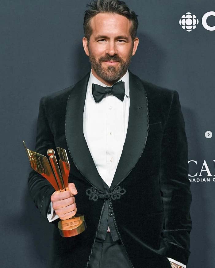 Ator, comediante, roteirista e produtor, Ryan Reynolds é um dos atores mais bem sucedidos em Hollywood e criou um império milionário que inclui até dois clubes de futebol. 