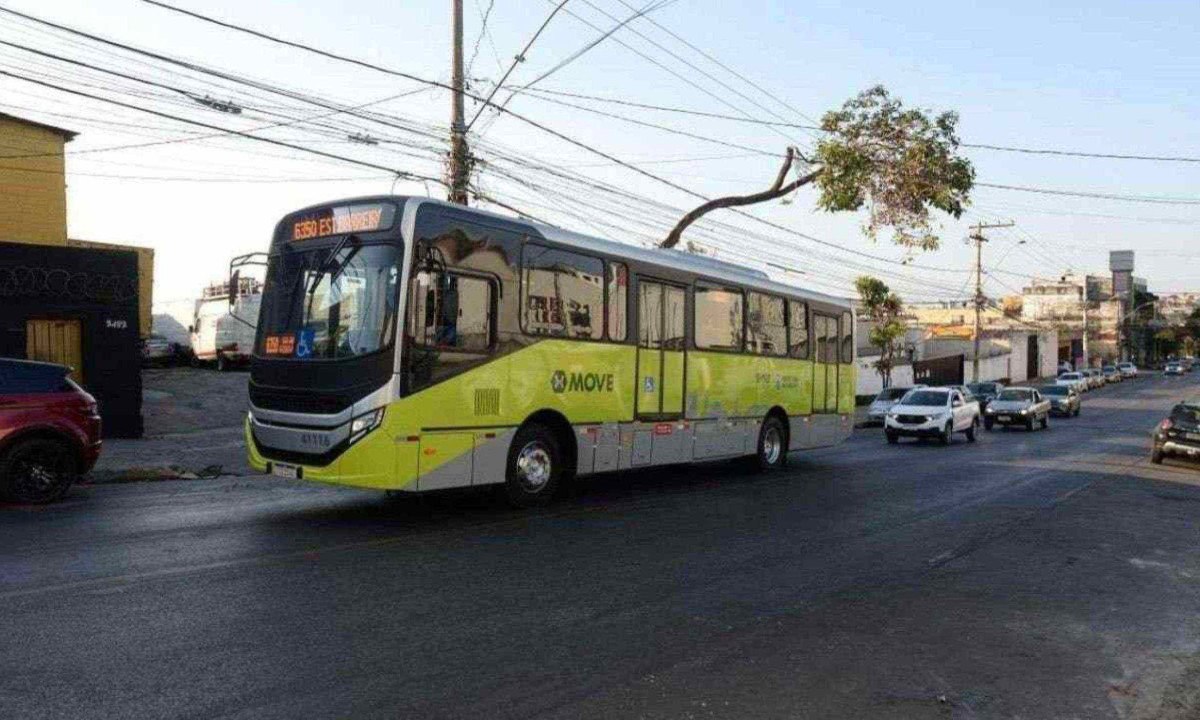 Ônibus circulam com quadro de horário de férias a partir do dia 26 -  (crédito: Tulio Santos/EM/D.A.Press)