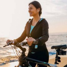 Ciclismo, trilha e caminhada: dicas médicas para manter a saúde nas férias - Freepik