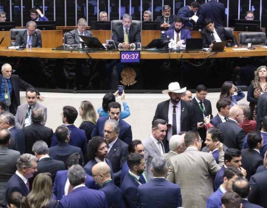 O ofício diz que os procedimentos foram feitos em 'plena legalidade' e que o 'Congresso Nacional, tanto Senado quanto Câmara, adotaram as orientações prévias do Poder Executivo' -  (crédito: Bruno Spada/Câmara dos Deputados)