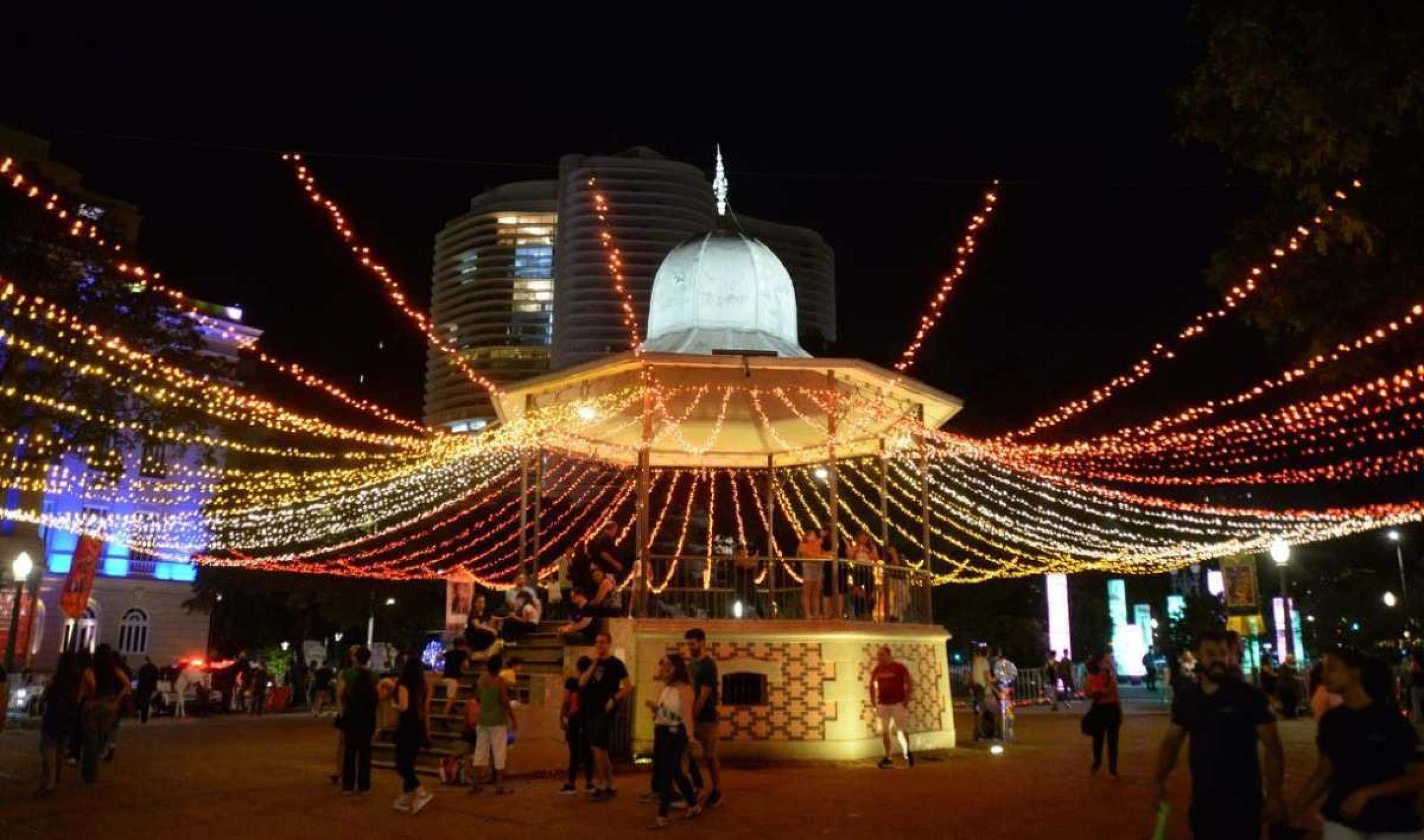 Natal na Praça da Liberdade terá distribuição de produtos de beleza