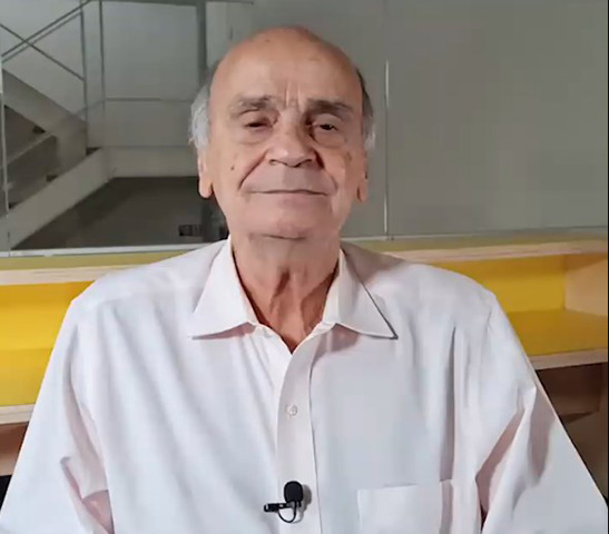 Dráuzio Varella - O médico paulista diz que quem acredita numa religião é uma espécie de ateu para os seguidores da outra. Então, todos - com ou sem fé - devem ser igualmente respeitados. 