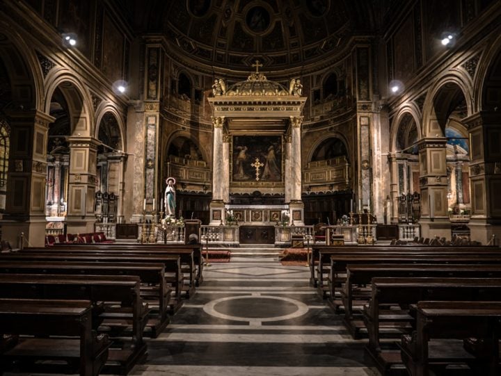 A Igreja Católica, com quase 2 mil anos, tem cerca de 1,4 bilhão de fiéis, aproximadamente 20% da população mundial. No Brasil, cerca de 120 milhões se declaram católicos, pouco mais de 50% da população nacional. 