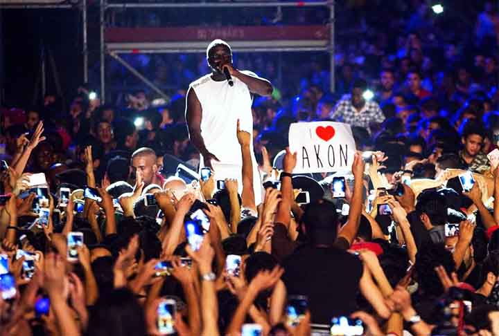 A popularidade de Akon nas paradas brasileiras resultou na participação em programas de grande audiência na TV nacional. Um exemplo foi a presença do rapper em festa na casa do BBB10, edição do reality show vencida pelo ex-lutador de MMA Marcelo Dourado. 
