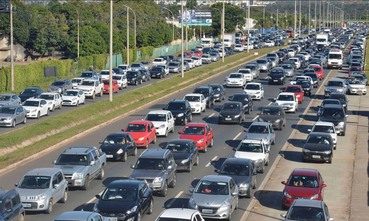 O pagamento do IPVA 2025 come&ccedil;a em fevereiro, um m&ecirc;s ap&oacute;s o tradicional vencimento em janeiro  -  (crédito: - Jose Cruz/Agencia Brasil)