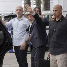 Lula é liberado por médicos e deve retornar a Brasília