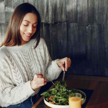 Pausas saudáveis: como aliar exercícios rápidos e boa alimentação na rotina - Freepik