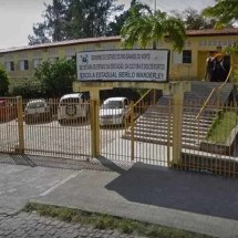 Aluna de 19 anos atira na cabeça de colega em escola - Reprodução/Google Street View