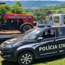 Quatro pessoas são presas suspeitas de roubar trator em Minas - PCMG