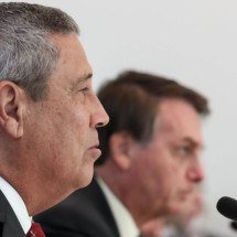Advogados de Braga Netto assinaram manifesto contra ataques de Bolsonaro a Poderes -  (crédito: Platobr)