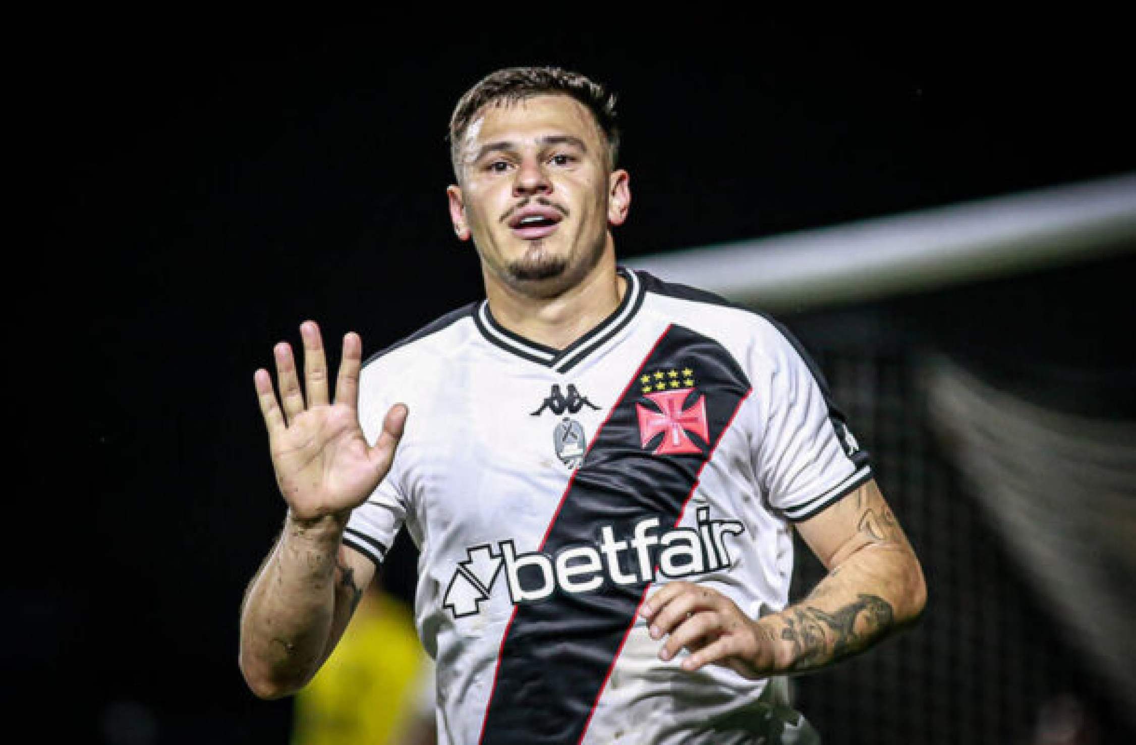 Hugo Moura faz balanço do ano do Vasco, mas lamenta eliminação na Copa do Brasil