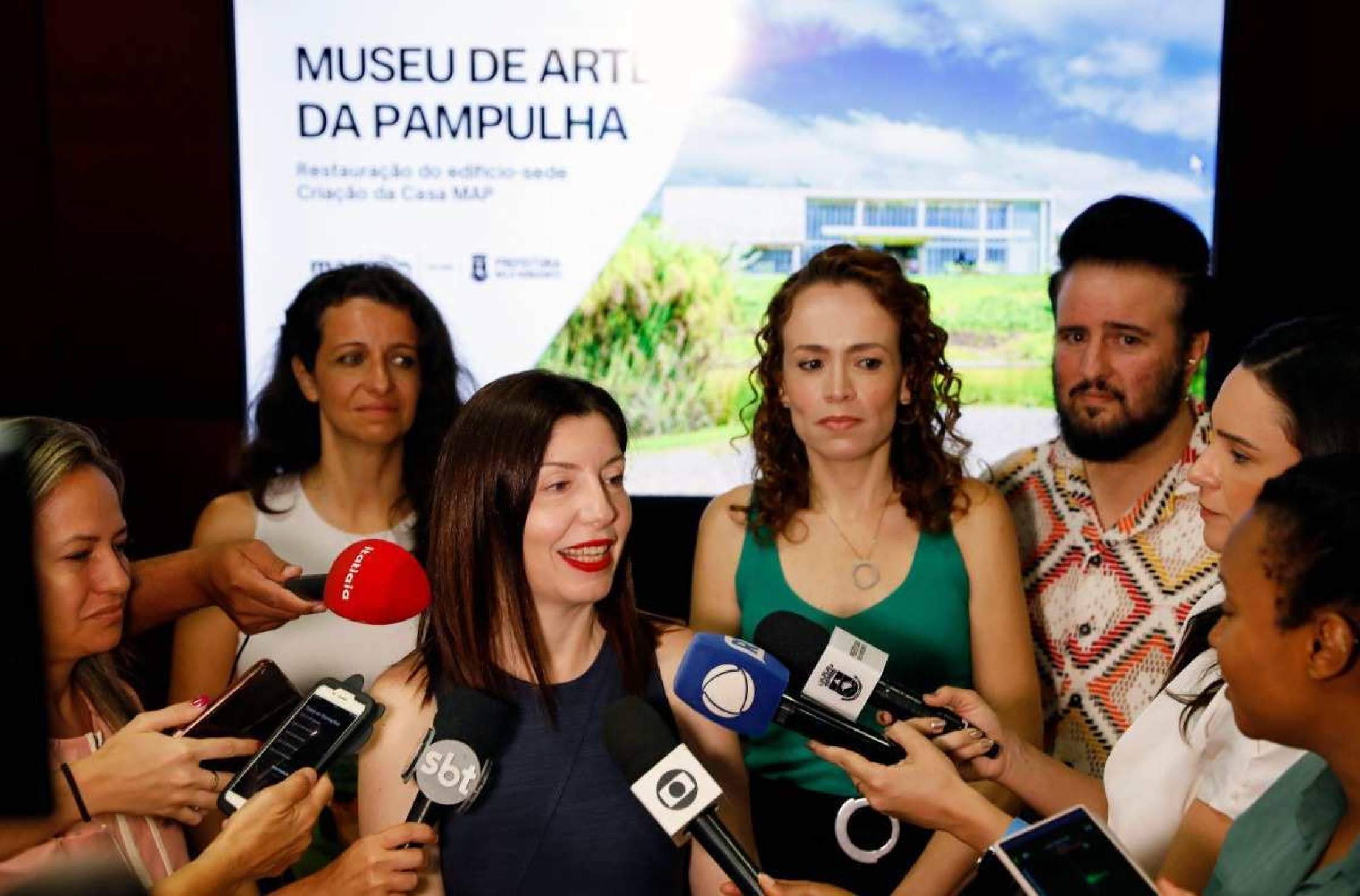 Eliane Parreiras, secretária municipal de Cultura de BH, dá entrevista sobre restauração do Museu de Arte da Pampulha