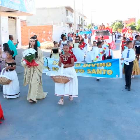 Festa do Divino - Essa celebração católica é um culto ao Espírito Santo, realizada em diversas regiões do país. 