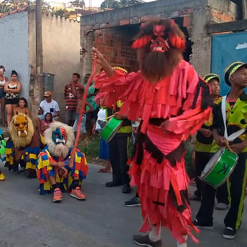 Folia de Reis - É uma festa cristã em homenagem à visita dos três reis magos (Gaspar, Melchior e Baltazar) ao menino Jesus quando nasceu. 