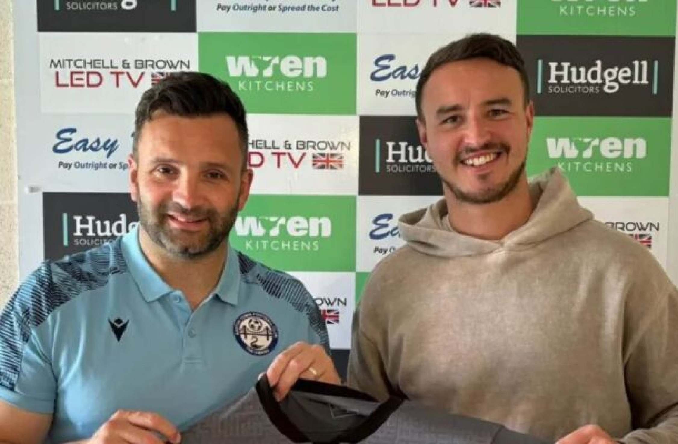 Goleiro morre após suposto ataque em estação na Inglaterra