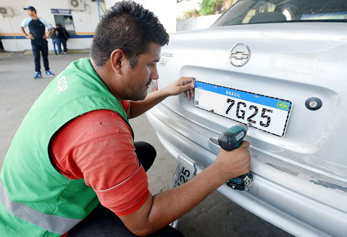 Entre essas vantagens estão a isenção na taxa de emplacamento, juros menores e entrada facilitada.