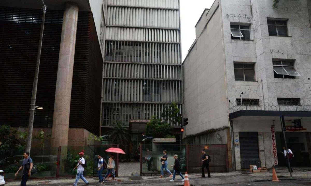 Na foto, fachada do prédio do novo endereço da bliblioteca em 2025, na Rua Espírito Santo 605, Região Centro-Sul -  (crédito: Túlio Santos/EM/D.A.Press. )