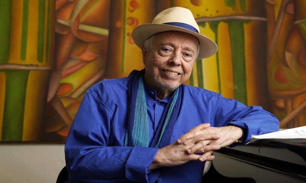 Sérgio Mendes, músico e compositor brasileiro, morto em 2024 -  (crédito: Chris Pizzello/Invision/AP)