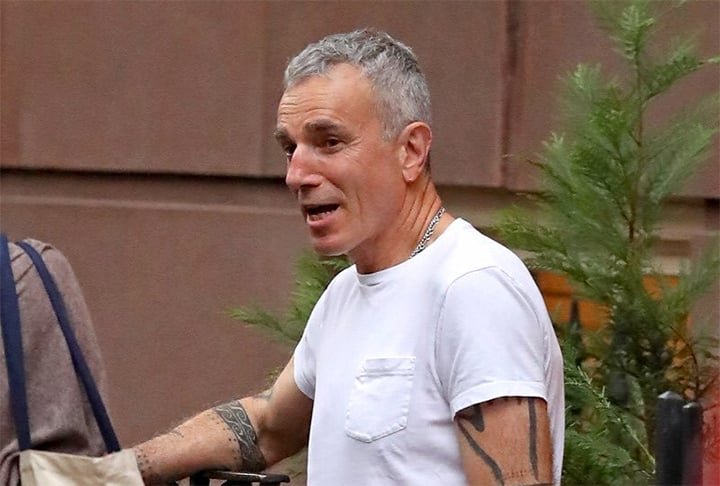 Daniel Day-Lewis - Um dos atores mais identificados com â??O MÃ©todoâ?, causou impressÃ£o nos colegas do filme â??Meu PÃ© Esquerdoâ?, em que interpretou um pintor tetraplÃ©gico. 
