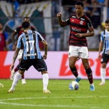 Carlinhos foi expulso na partida contra o Grêmio, pelo Brasileirão - (crédito: Foto: Marcelo Cortes /CRF) Carlinhos foi expulso na partida contra o Grêmio, pelo Brasileirão - (crédito: Foto: Marcelo Cortes /CRF)