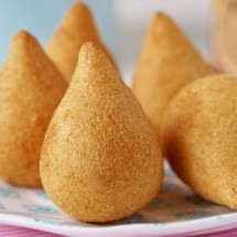 Coxinha pode estourar durante e após a fritura. Saiba como evitar -  (crédito: Internet/Reprodução)