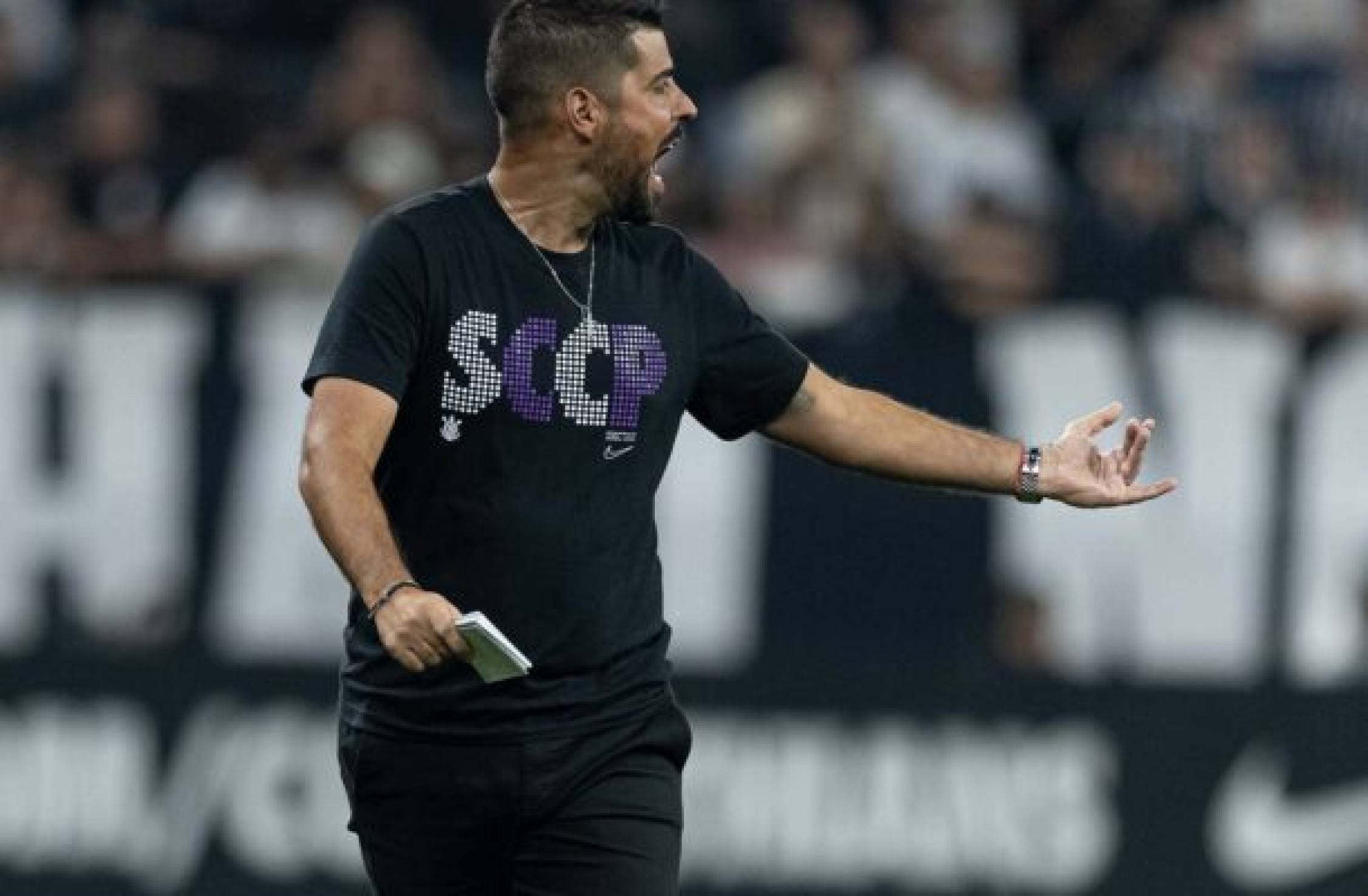 Torcida do Atlético perde paciência com o nome de António Oliveira