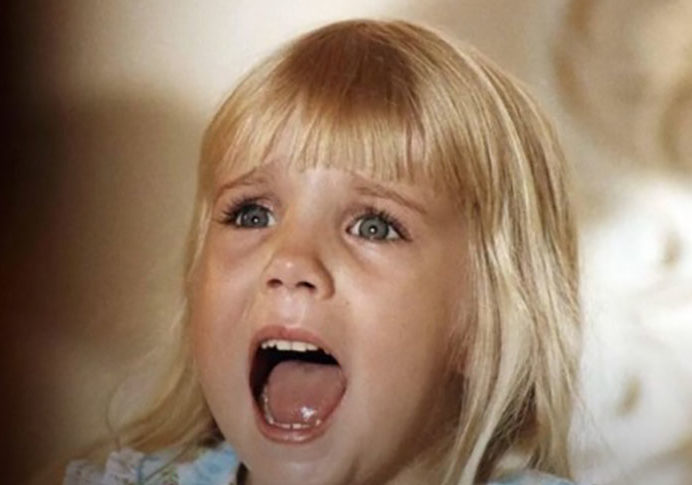 Heather O'Rourke (1975-1988): A atriz tinha apenas 12 anos quando morreu de choque sÃ©ptico. Ela filmava para â??Poltergeist III - O CapÃ­tulo Finalâ? quando adoeceu e precisou ser levada Ã s pressas para o hospital. O'Rourke morreu dias depois.