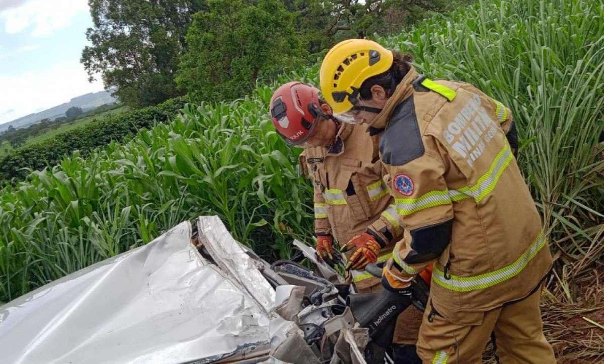 MG: um homem morre e 4 pessoas ficam feridas em acidente em rodovia