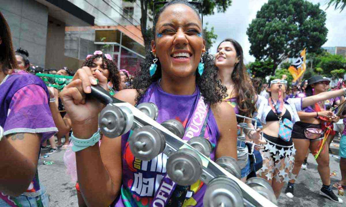 Blocos de Belo Horizonte podem se inscrever no edital folião de empresa mineira



 -  (crédito: Alexandre Guzanshe/EM/D.A Press/19/2/23)