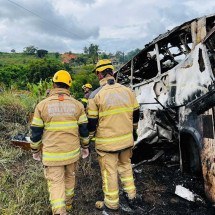 Tragédia na BR-116: casal e bebê em ônibus iam passar Natal na Bahia - Sala de Imprensa/CBMMG