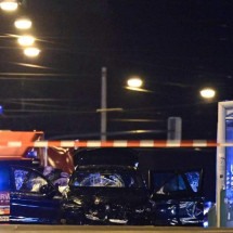 Atropelamento em mercado de Natal na Alemanha deixou cinco mortos - John MACDOUGALL / AFP