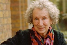 Um romance de 36 autores, organizado por Margaret Atwood