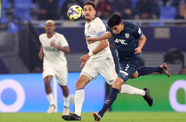 EDUARDO - Não conseguiu articular nada. Opção quase nula. Teve apenas um único lampejo, quando ajeitou uma bola com o peito para quem chegava por trás. Saiu, no segundo tempo, para a entrada de Almada. Que seja feliz em outro lugar - NOTA: 1,5 - Foto: Vitor Silva/Botafogo  