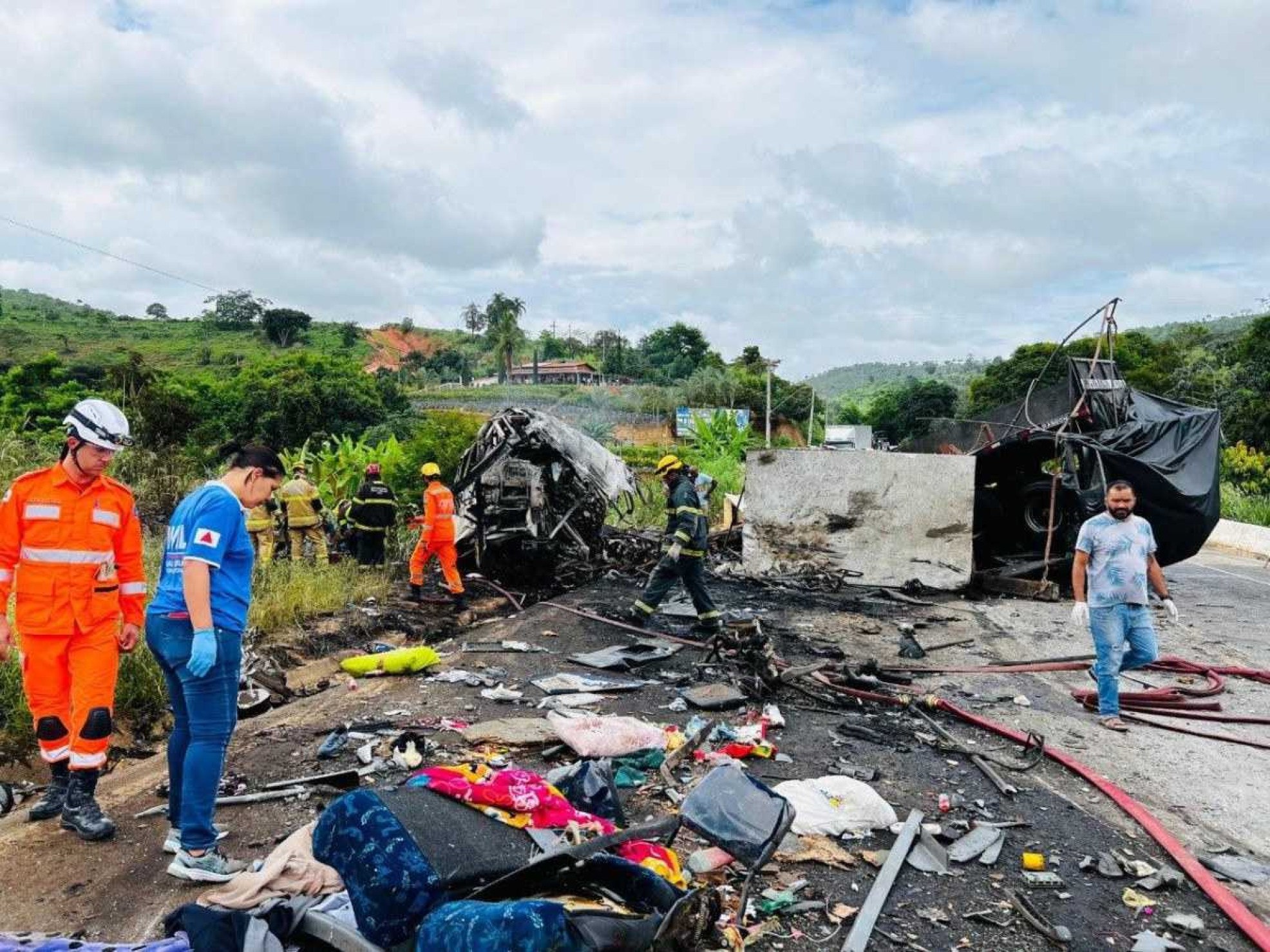 Número de mortos no acidente da BR-116 já chega a 30