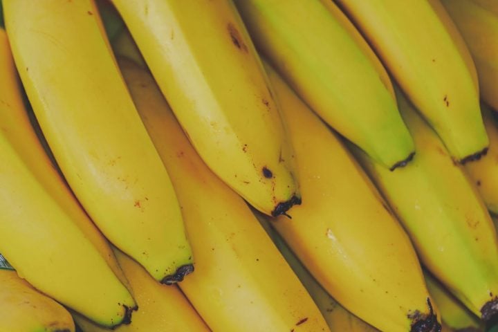 Evidências arqueológicas sugerem que a banana já era cultivada há milhares de anos nessas regiões.