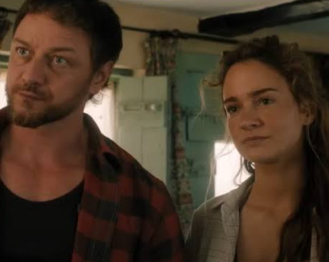 Na trama, os anfitriões são Paddy (James McAvoy) e  Ciara (Aisling Franciosi) e os visitantes são Ben (Scoot McNairy) e Louise Dalton (Mackenzie Davis).