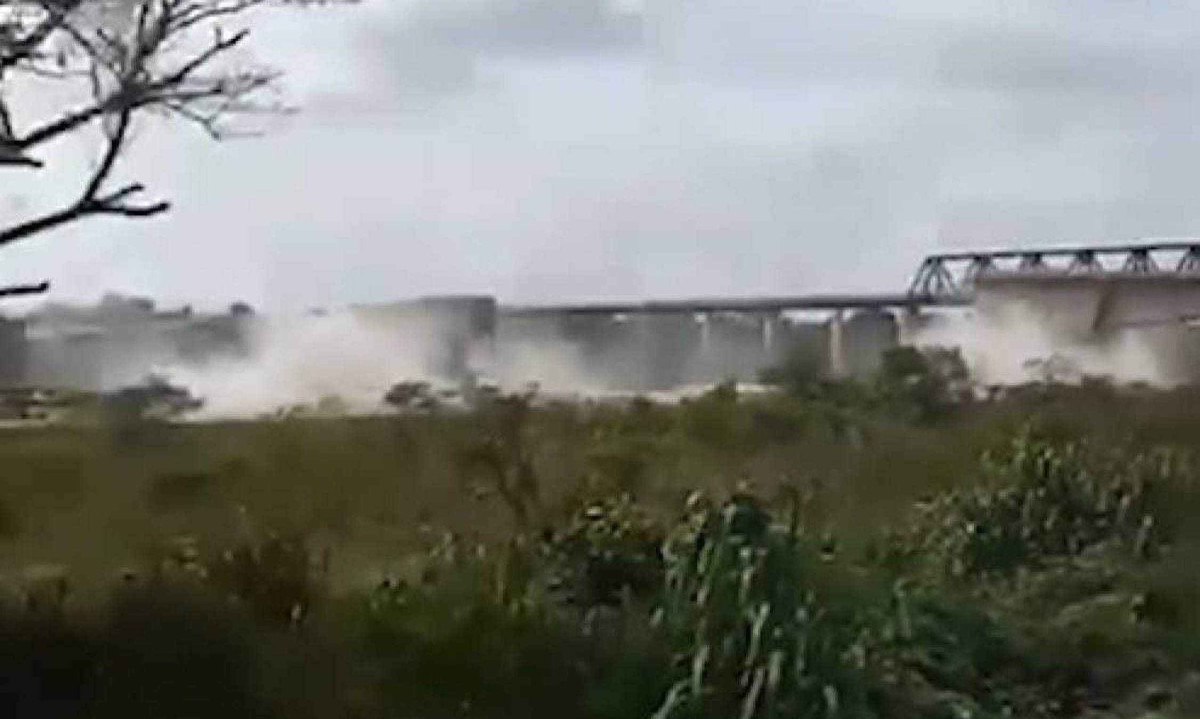 Ponte que ligava cidades do Tocantins e Maranhão cai -  (crédito: Reprodução)