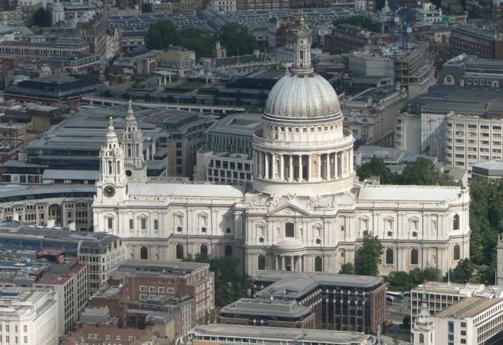 Catedral de São Paulo (Saint Paul's Cathedral) - Fica em Londres, na Inglaterra. Começou a ser construída em 604 e é considerada uma das obras-primas da arquitetura europeia.