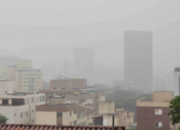 Chuva em BH acumulou mais de 30% do esperado para todo o mês de dezembro em algumas regionais -  (crédito: Gladyston Rodrigues/EM/D.A Press)