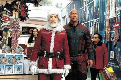 
J. K Simmons e Dwayne Johnson em 'Operação Natal', filme lançado em novembro que ganhou de presente o fracasso de bilheteria

  -  (crédito: Warner Bros/reprodução)