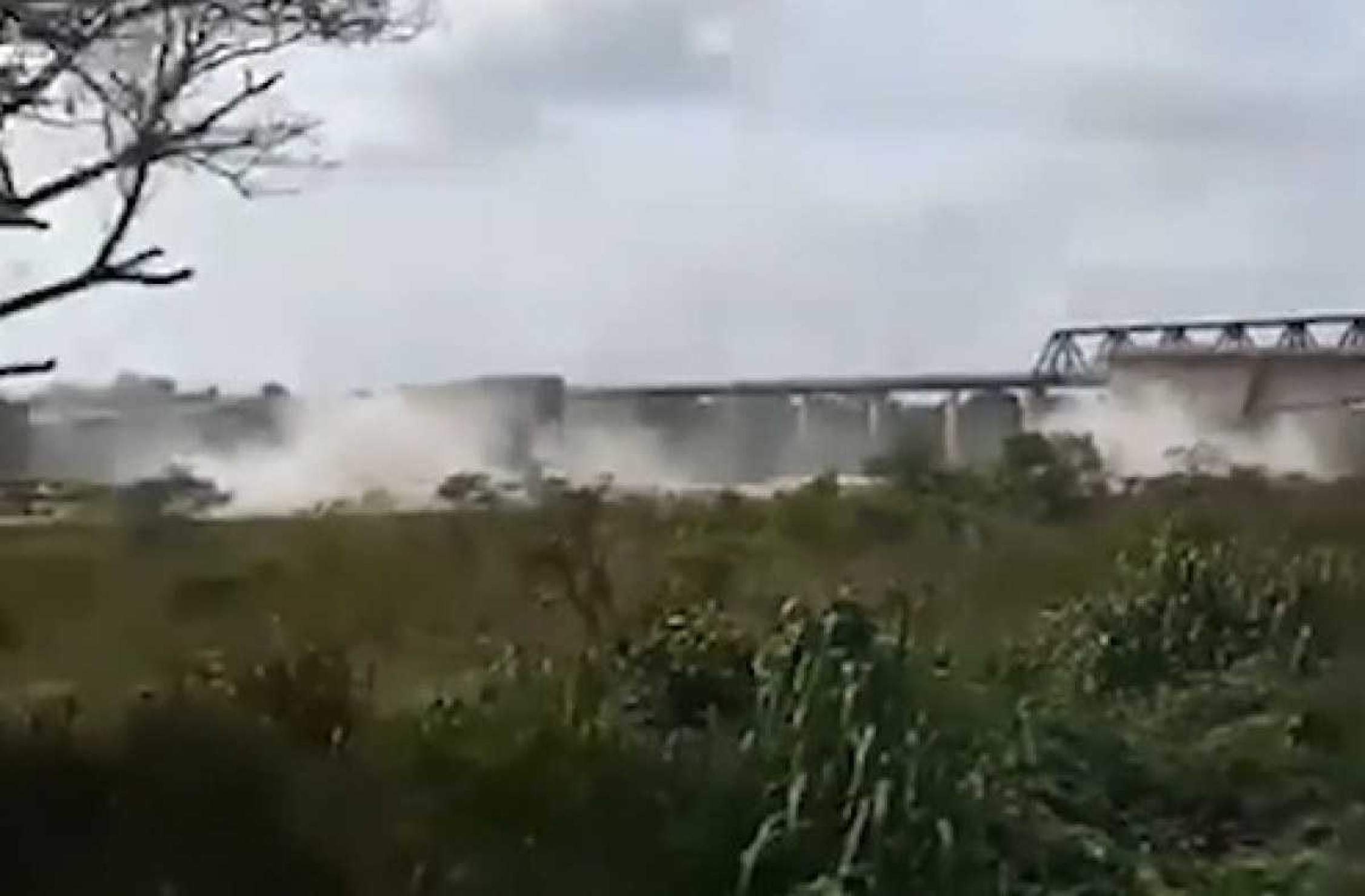 Vídeo: ponte cai na divisa do Tocantins com o Maranhão e mata uma pessoa