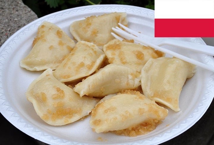 8º lugar - Pierogi (Polônia) -  Pastel cuja massa é cozida e depois assada ou frita, normalmente na manteiga com cebolas. Recheado com batata, chucrute, carne moída, queijo ou frutas.- Flickr Margaret Bourne