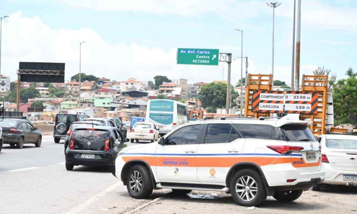 Defesa Civil faz vistoria no Viaduto S&atilde;o Francisco, que precisa de muitas reformas -  (crédito: Leandro Couri / E.M /D.A Press)