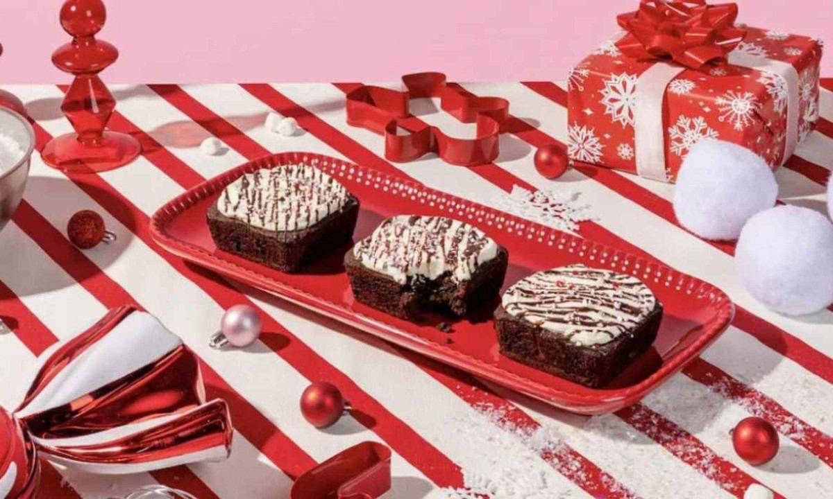 Doce de Natal causou polêmica por ter 1200 calorias -  (crédito: Crumbl Cookies / reprodução)