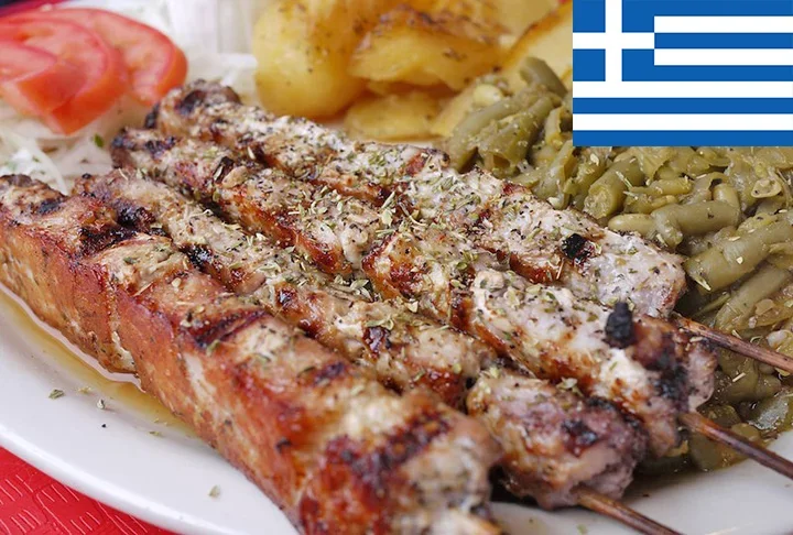 20º lugar - Souvlaki (Grécia) -  Espetos com pedaços de carne e vegetais grelhados. Pode ser servido apenas no palito, para ser comido com as mãos, em um sanduíche ou no prato.-Flickr Nibble Kibble