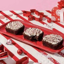 Doce de Natal hipercalórico viraliza na web - Crumbl Cookies / reprodução