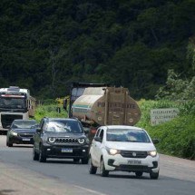 BR-262: obstáculos e riscos para quem segue rumo ao litoral e ao Triângulo - Alexandre Guzanshe/EM/D.A Press