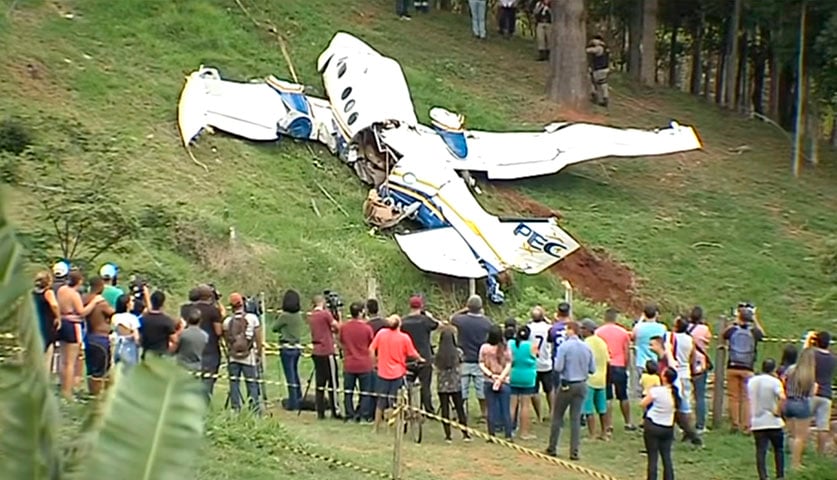 Alguns acidentes não deixam um número muito grande de vítimas mas têm grande repercussão. É o caso da queda do avião que matou a cantora Marília Mendonça. 